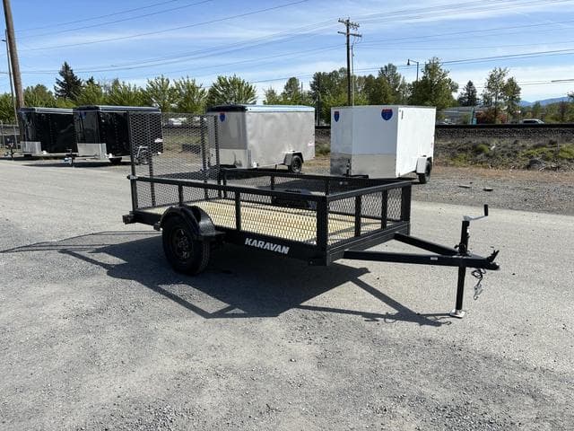 Remolque utilitario modular Karavan de 5 x 10 con 18" Mesh Wall Kit